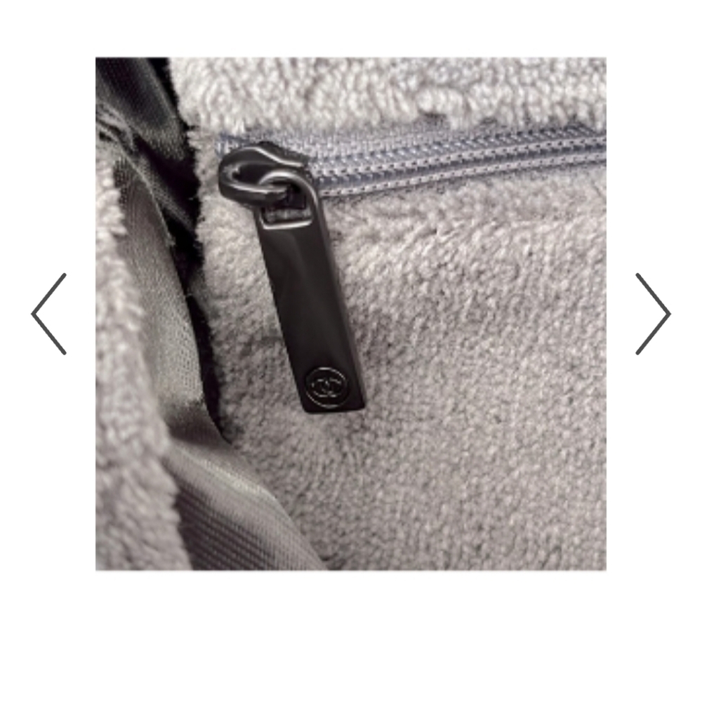 🩶🤍CHANEL Plush Gray Crossbody Bag with White Emblem, VIP Precision BAG.🩶💕 - Picture 8 of 13